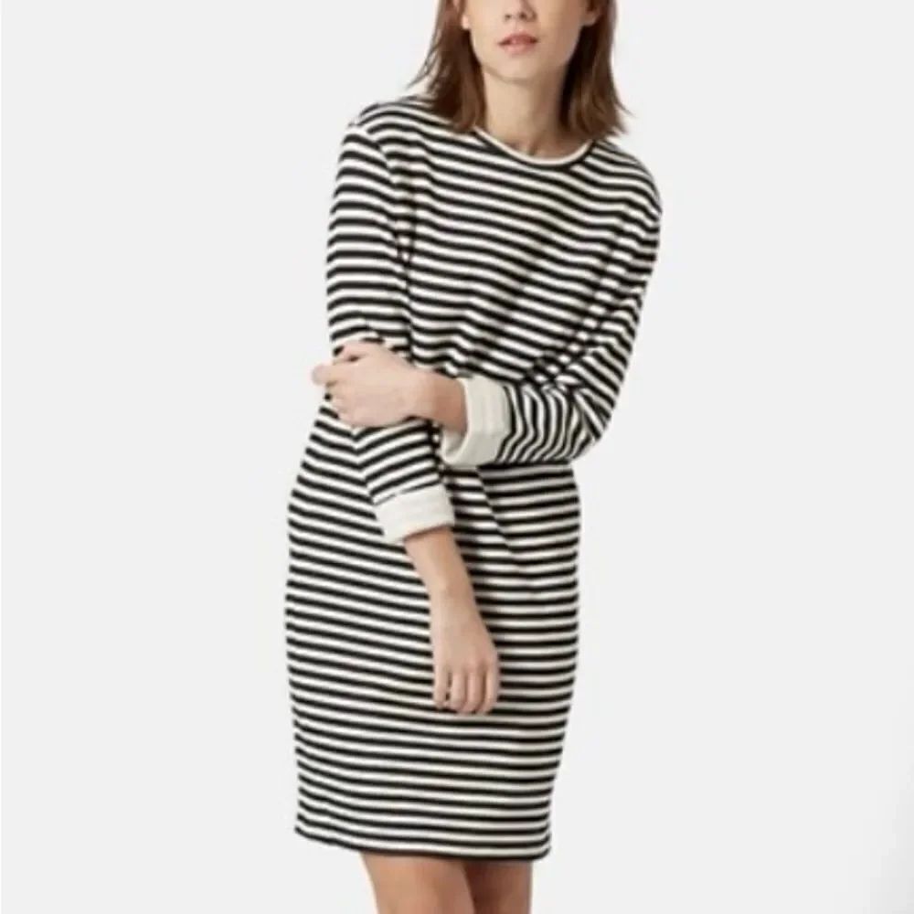 TopShop Black & White Striped Cuffed Sleeved Sweater Shift Dress